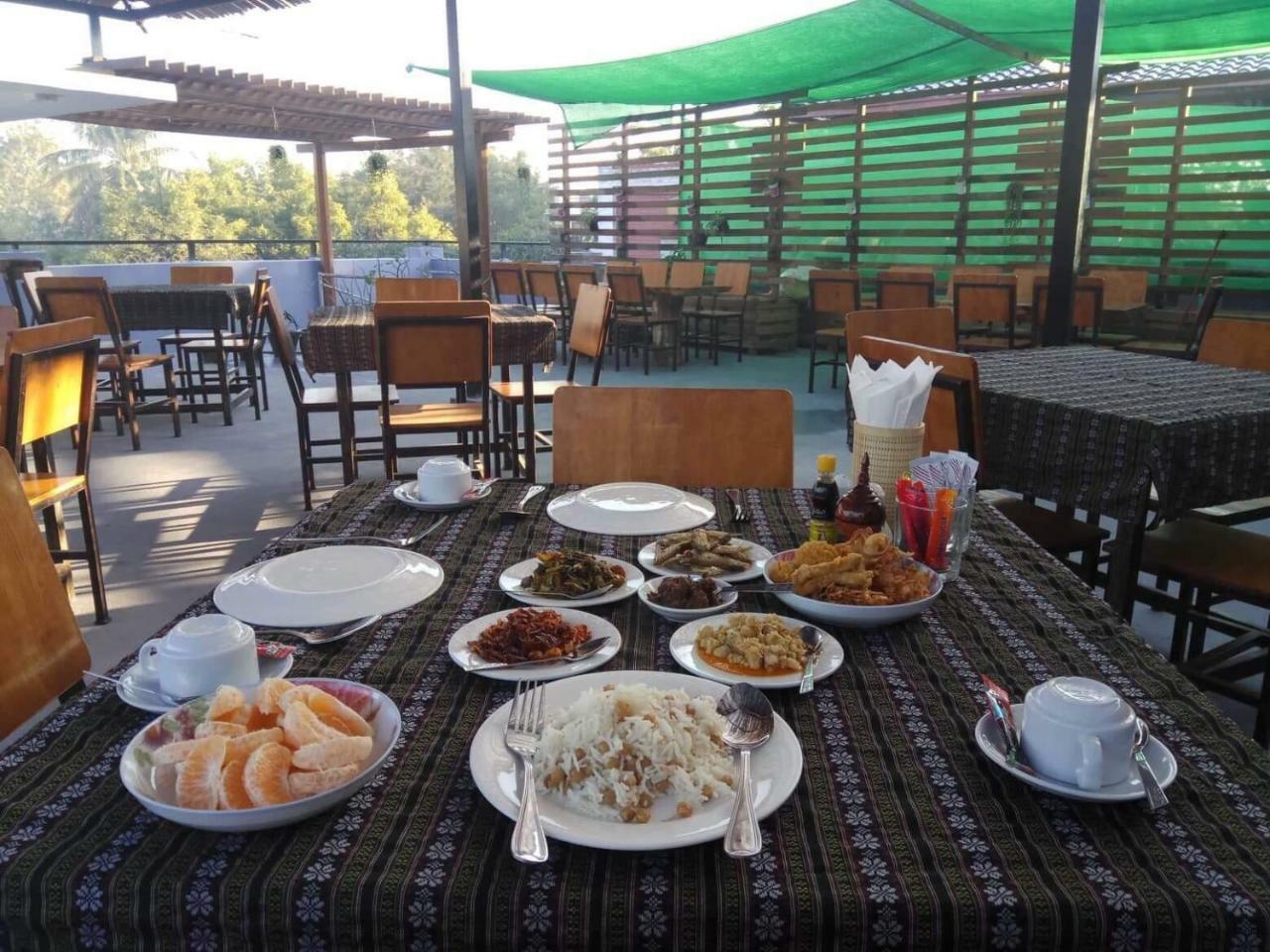 Bagan HMWE Hotel Buitenkant foto