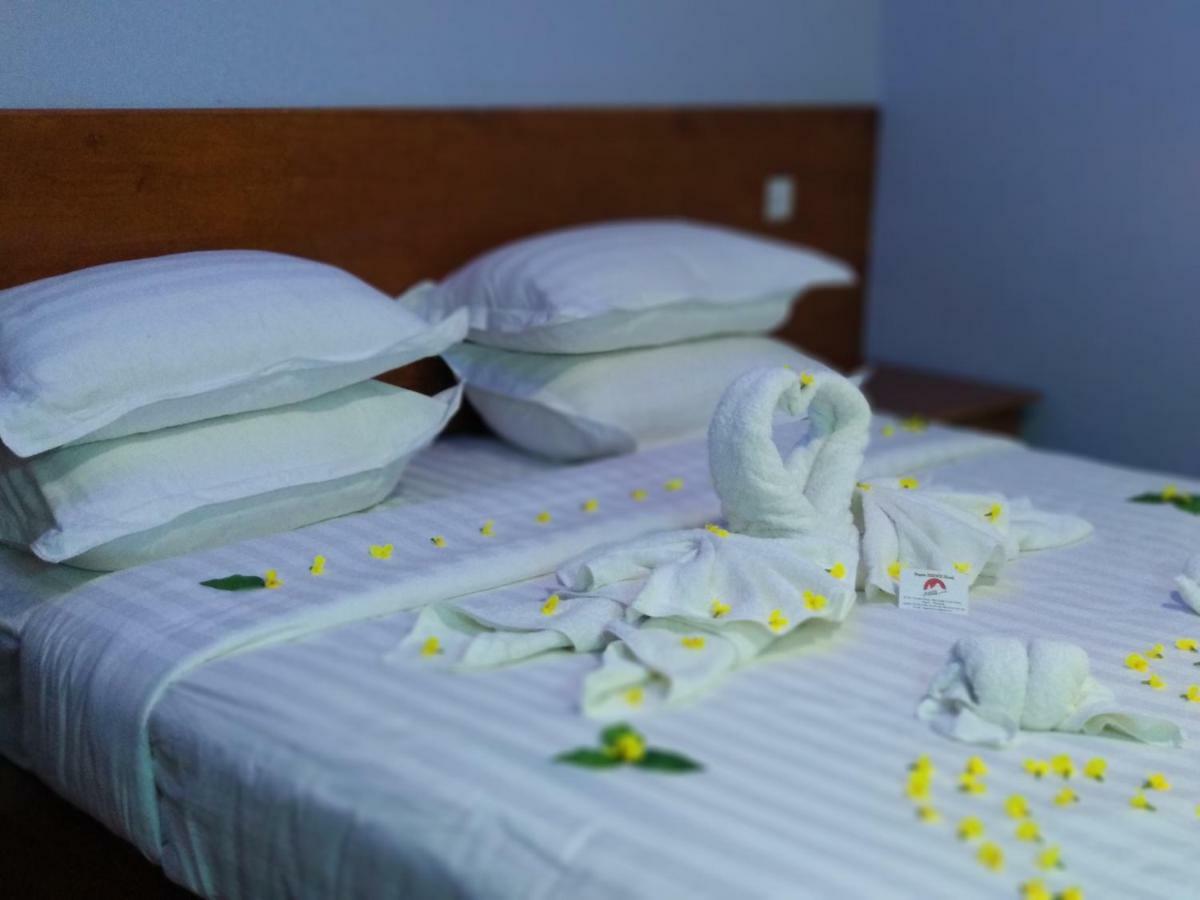 Bagan HMWE Hotel Buitenkant foto